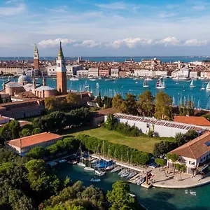 https://2960-ca-frari-venezia.hotelslidodijesolo.com