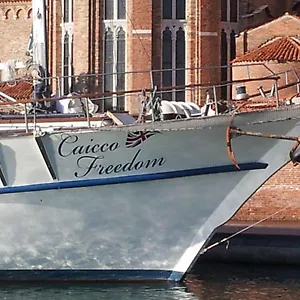 https://venezia-boat-breakfast-caicco-freedom.hotelslidodijesolo.com